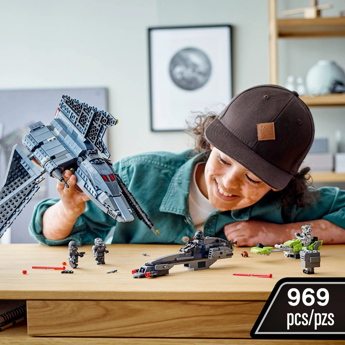 LEGO Star Wars Attack Shuttle Building Toy Set (969 Pieces) J270