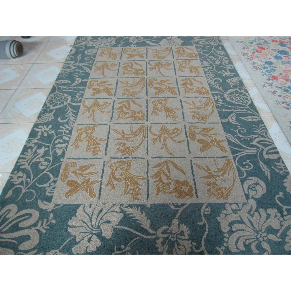 Ivory/Green Floral Wool Area Rug V41953