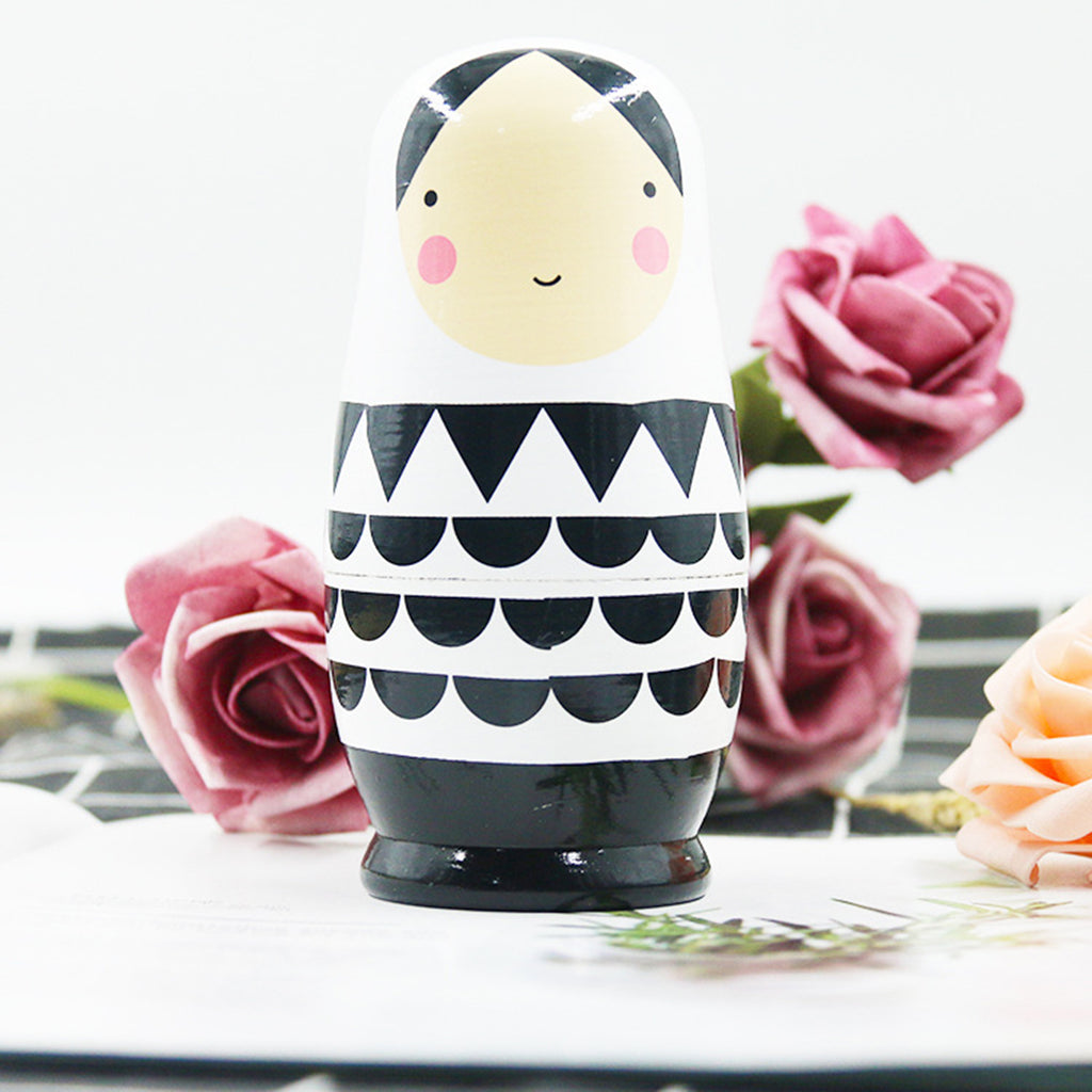 5Pcs Wooden Matryoshka Dolls J741519