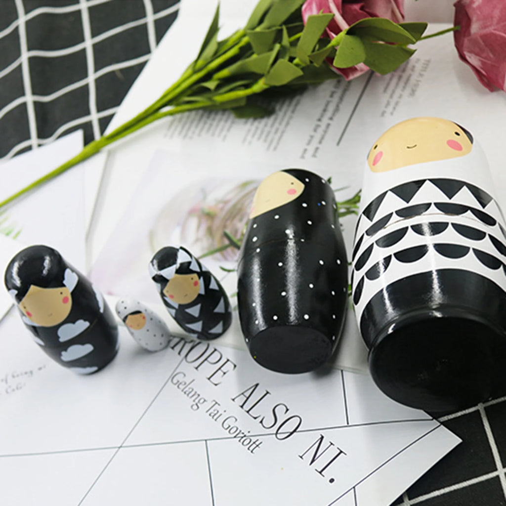 5Pcs Wooden Matryoshka Dolls J741519