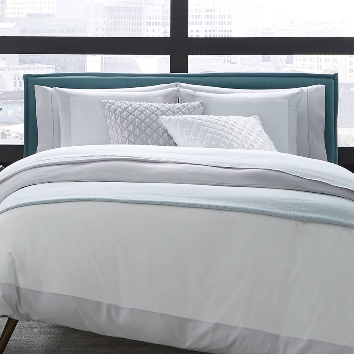 Standard Sham - White/Poolside P462540