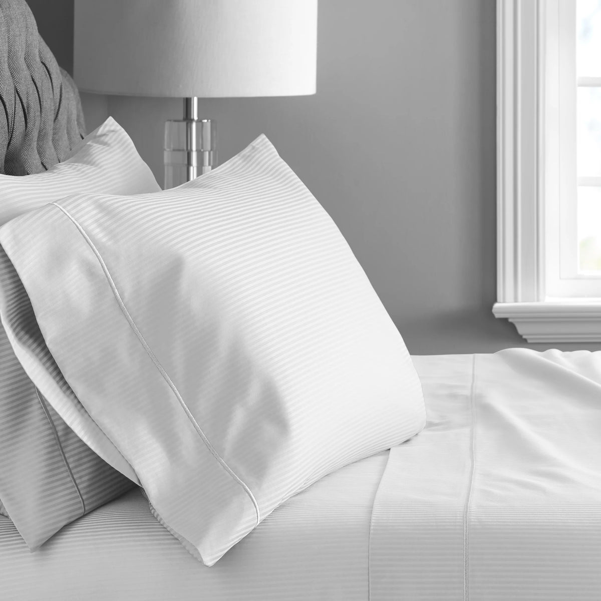 4-Piece 600 Thread Count White Striped Cotton Bed Sheet Set T935