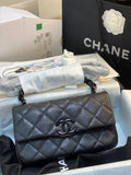 Small Flap Bag Black Q15372